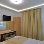Hotel Mano 3*