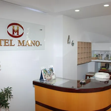 Mano מלון סרנדה