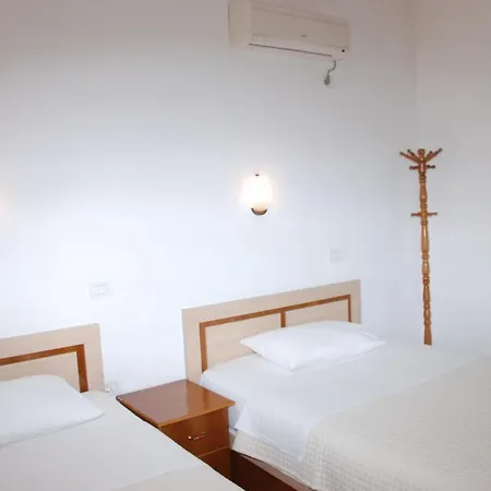 Mano 3* Саранда