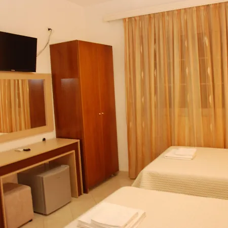 Mano 3* Sarandë