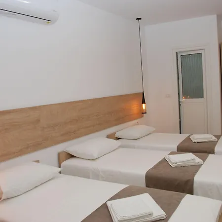 Mano Hotel 3*