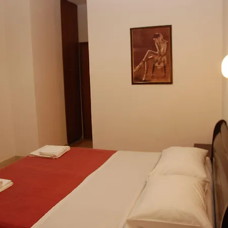 Hotel Mano 3*