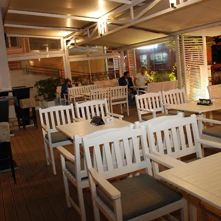Hotel Mano Sarandë
