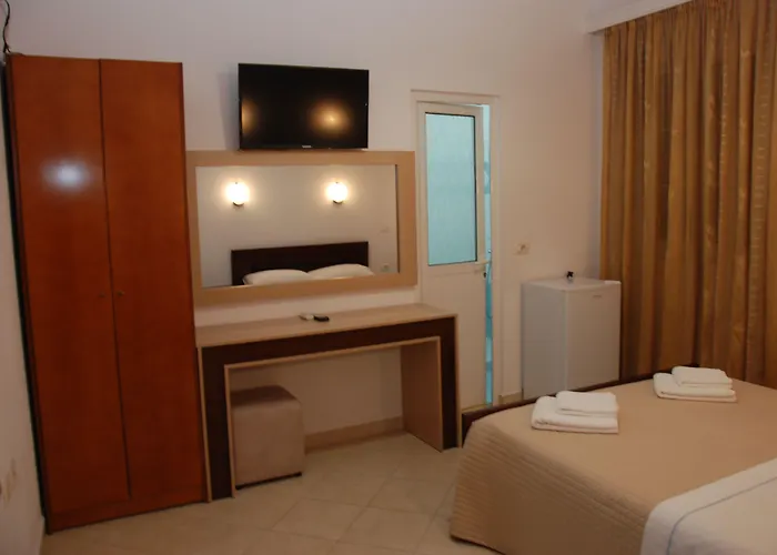 Hotel Mano 3* Sarande