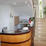 Mano