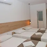 Mano Hotell 3*