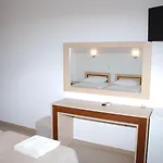 Hotell Mano 3*
