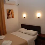 Mano 3* Sarandë