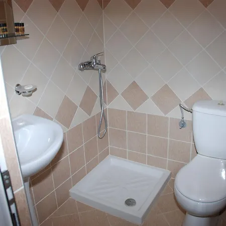Mano Hotel 3*