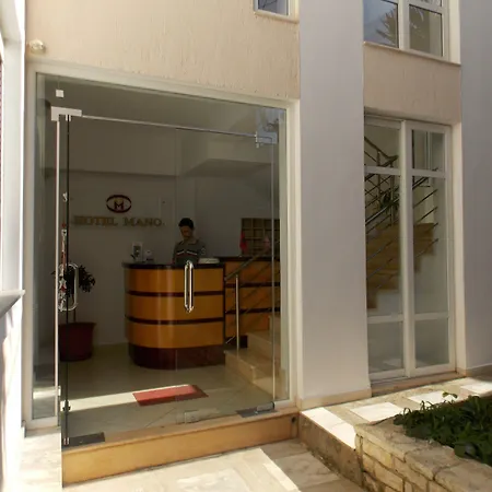 Hotel Mano 3*